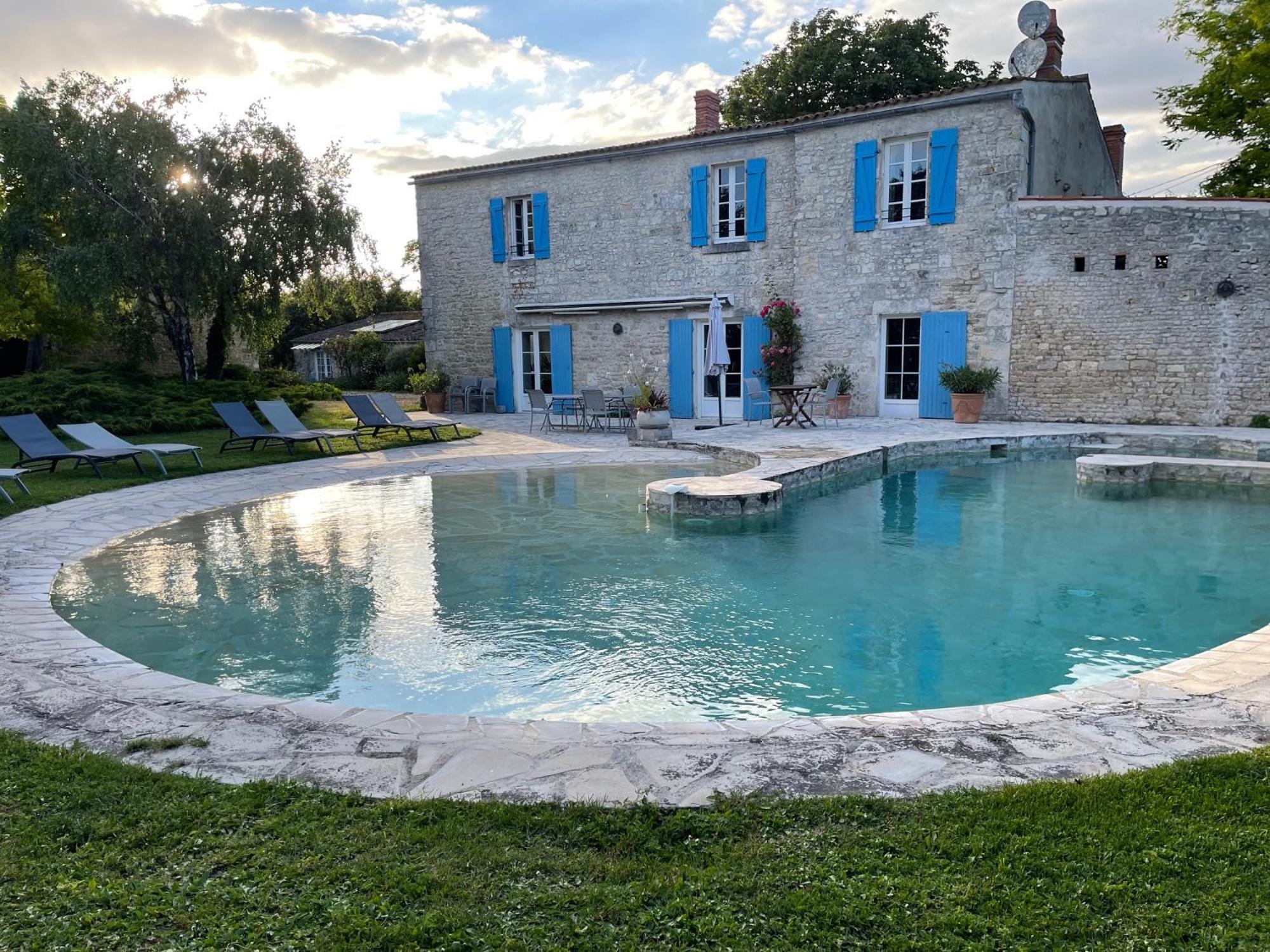 Bed and Breakfast Logis Saint Leonard Dompierre-sur-Mer Экстерьер фото
