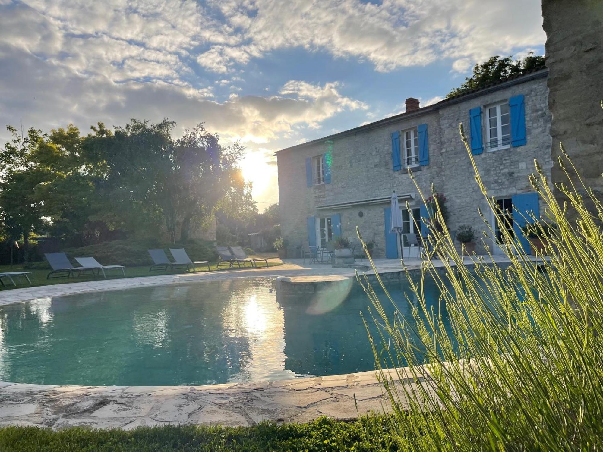 Bed and Breakfast Logis Saint Leonard Dompierre-sur-Mer Экстерьер фото