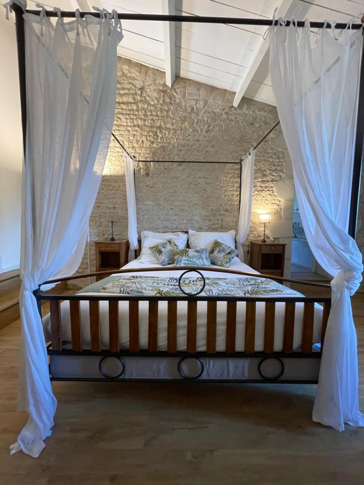 Bed and Breakfast Logis Saint Leonard Dompierre-sur-Mer Экстерьер фото